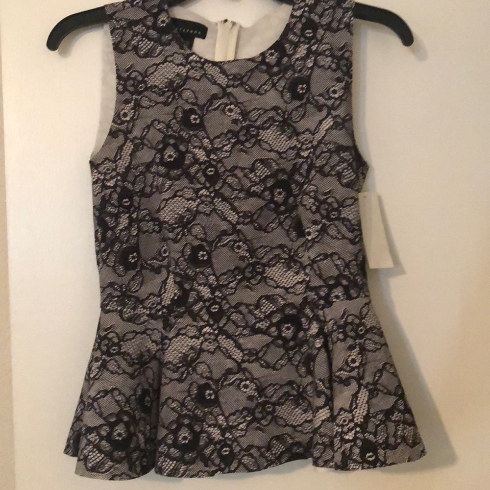 Metaphor perplum top
